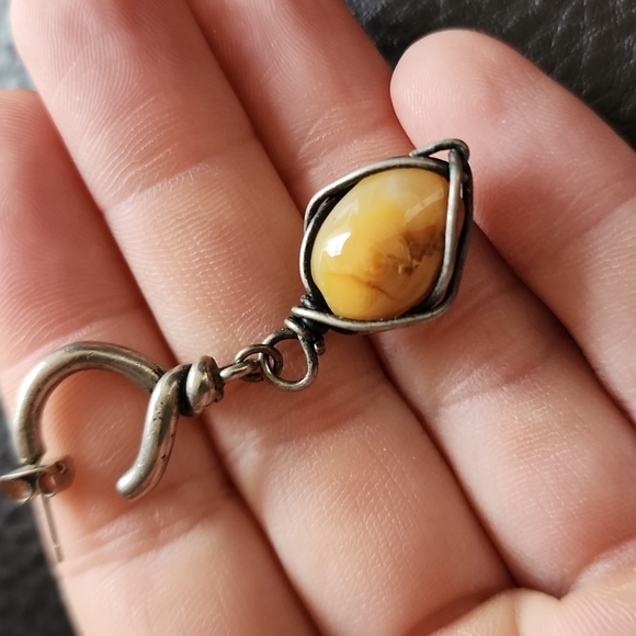 Earrings - Picture 5 of 7